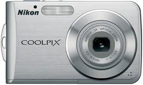 Nikon Coolpix S202 Digital Camera